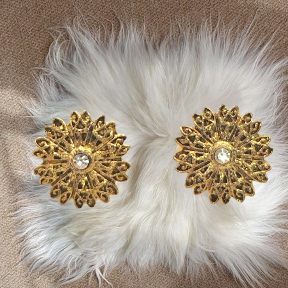 🌲10/$20. Gold Tone Sunburst Clipon Earrings with Clear Center Rhinestone - Picture 3 of 6